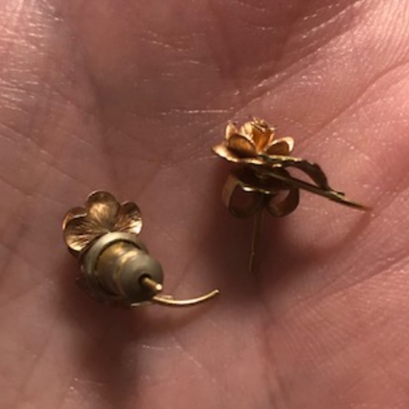 Rose studs - Picture 4 of 4